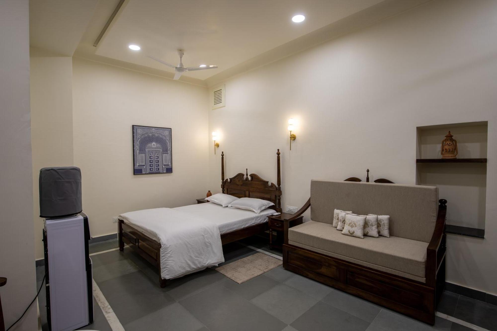 Heart Of The City Homestay By Rashmi Jaipur Exteriör bild