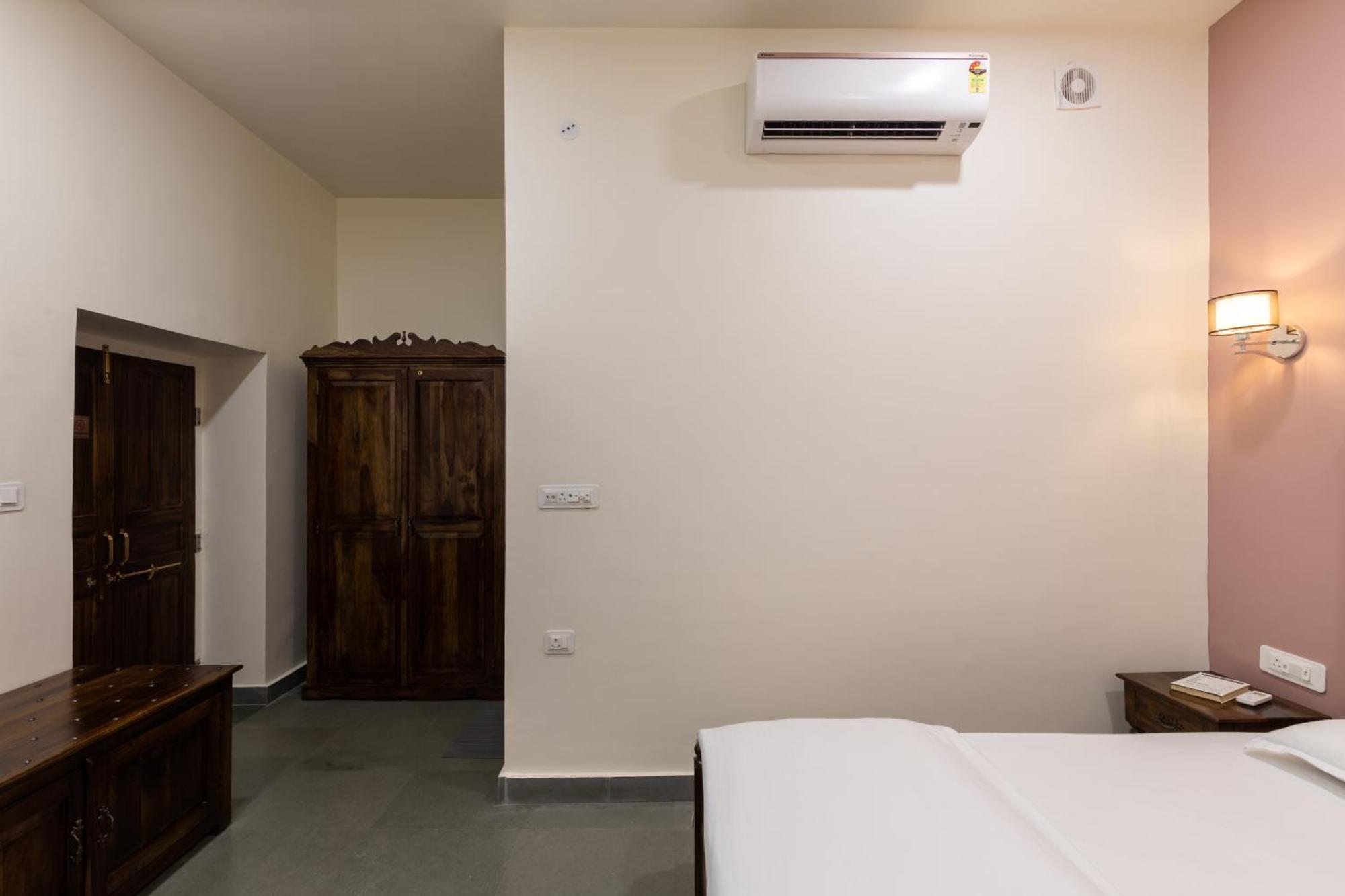 Heart Of The City Homestay By Rashmi Jaipur Exteriör bild